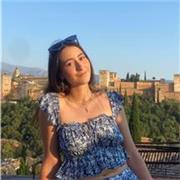 ¡Hola! Mi nombre es Miriam y soy estudiante de enfermería. Además, me considero una persona responsable y organizada que le gusta enseñar, concretamente inglés. Tengo el B2 de Cambridge y actualmente sigo formándome